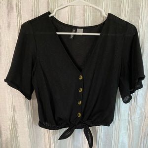 ❌SOLD❌black crop top